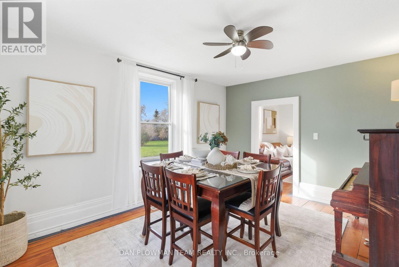 11 King Street W, Kawartha Lakes, ON - Indoor Photo Showing Dining Room