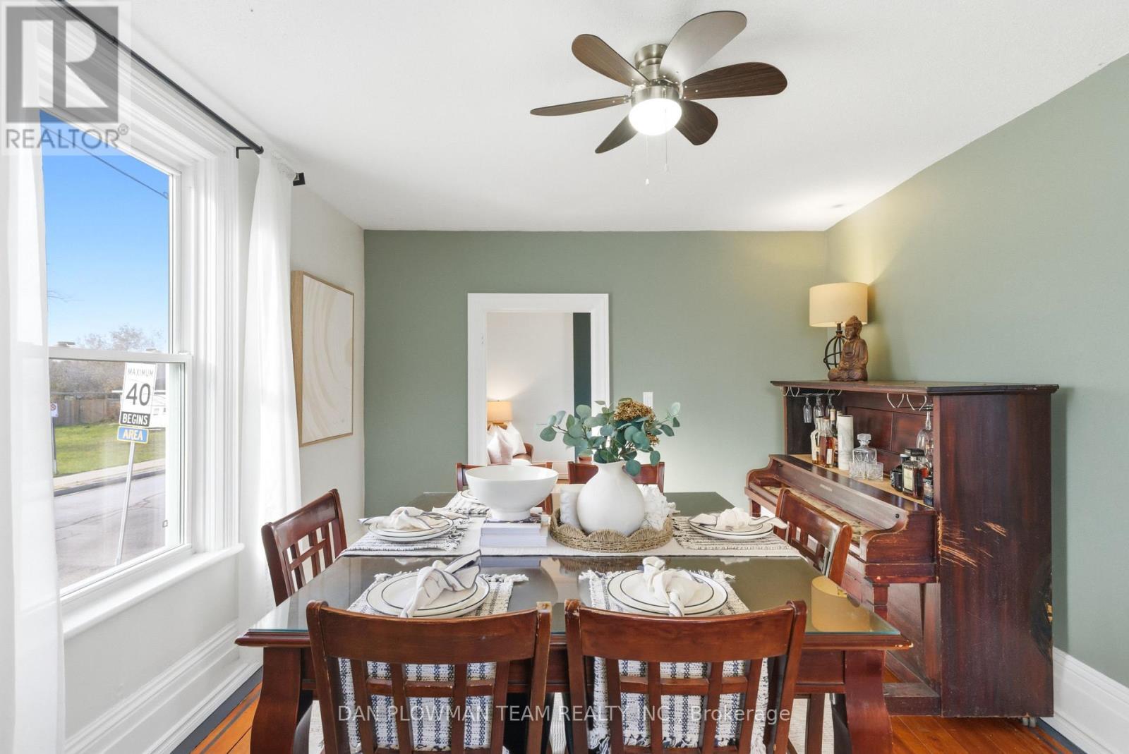 11 King Street W, Kawartha Lakes, ON - Indoor Photo Showing Dining Room