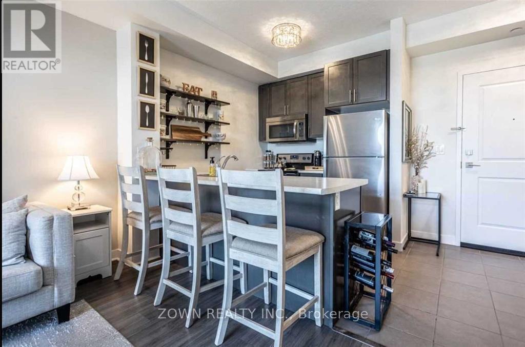 222 - 35 Southshore Crescent, Hamilton, ON - Indoor Photo Showing Kitchen With Stainless Steel Kitchen