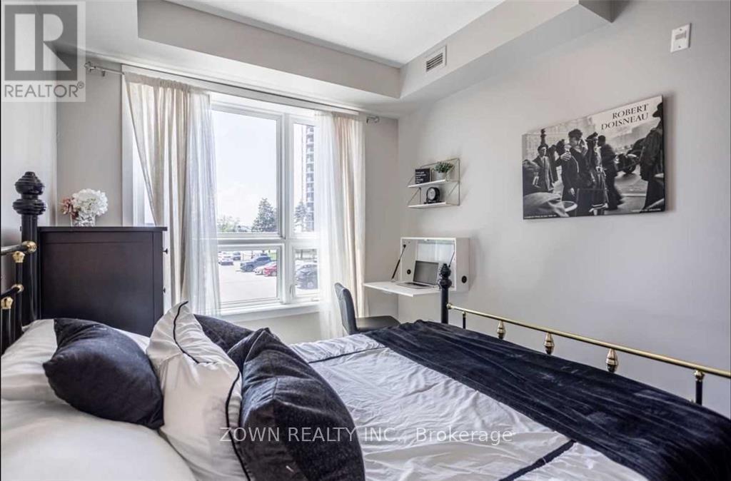 222 - 35 Southshore Crescent, Hamilton, ON - Indoor Photo Showing Bedroom