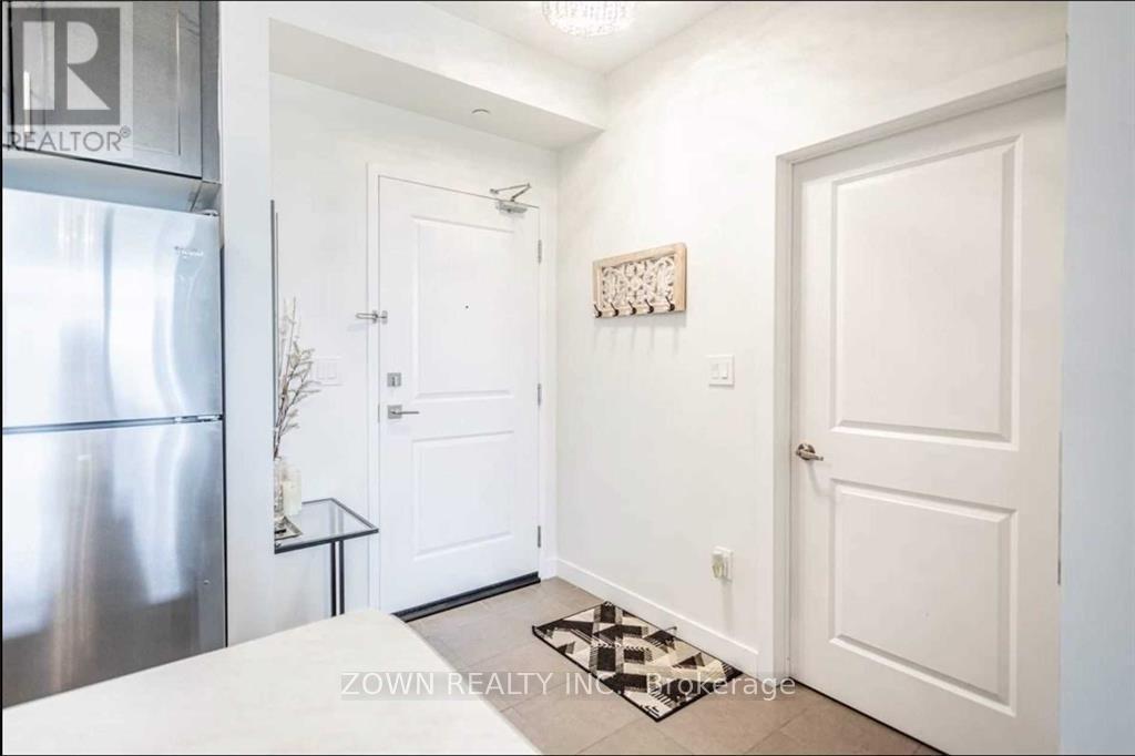 222 - 35 Southshore Crescent, Hamilton, ON - Indoor Photo Showing Other Room