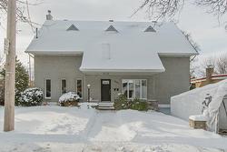 9840 Rue Basile-Routhier Montréal (Ahuntsic-Cartierville), QC H2C 2C2