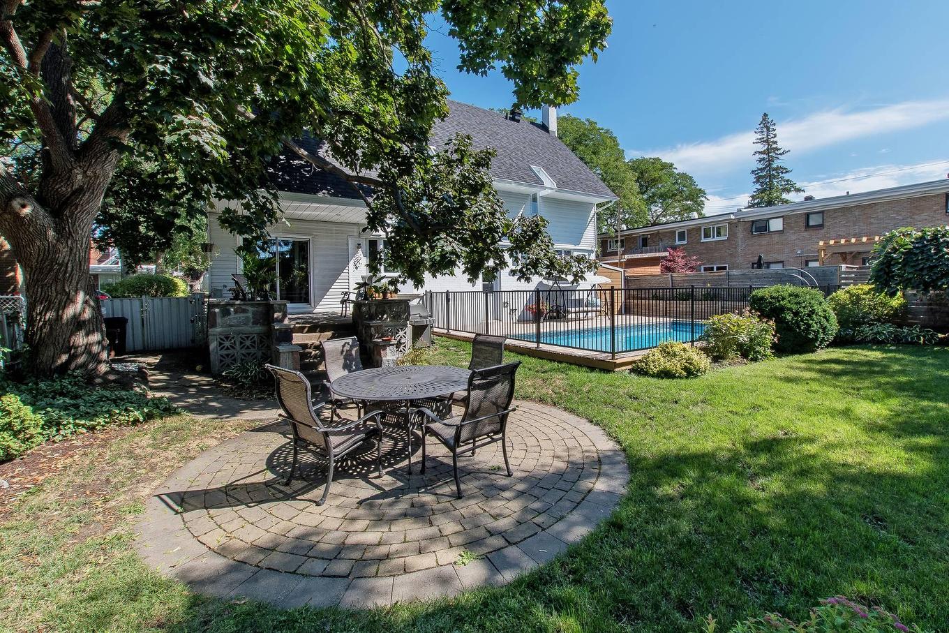 Exterior - 9840 Rue Basile-Routhier, Montréal (Ahuntsic-Cartierville), QC - Outdoor With Backyard