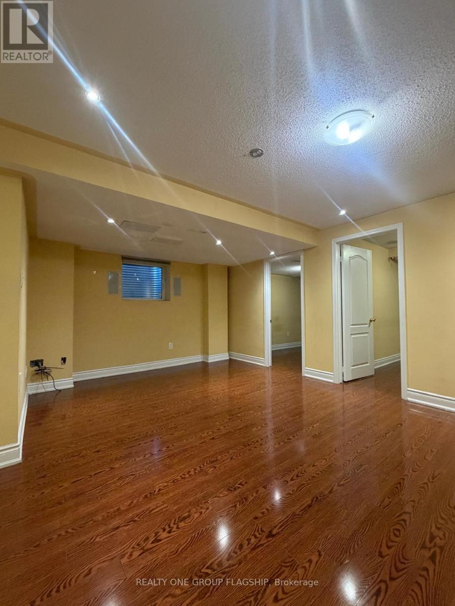 5283 Pedalina Drive, Mississauga, ON - Indoor