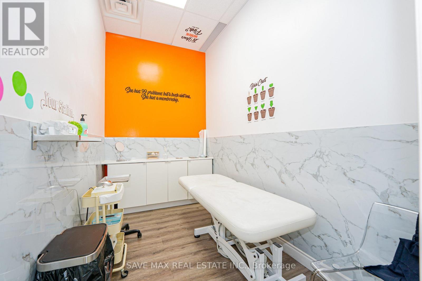 21 - 3255 Rutherford Road, Vaughan, ON