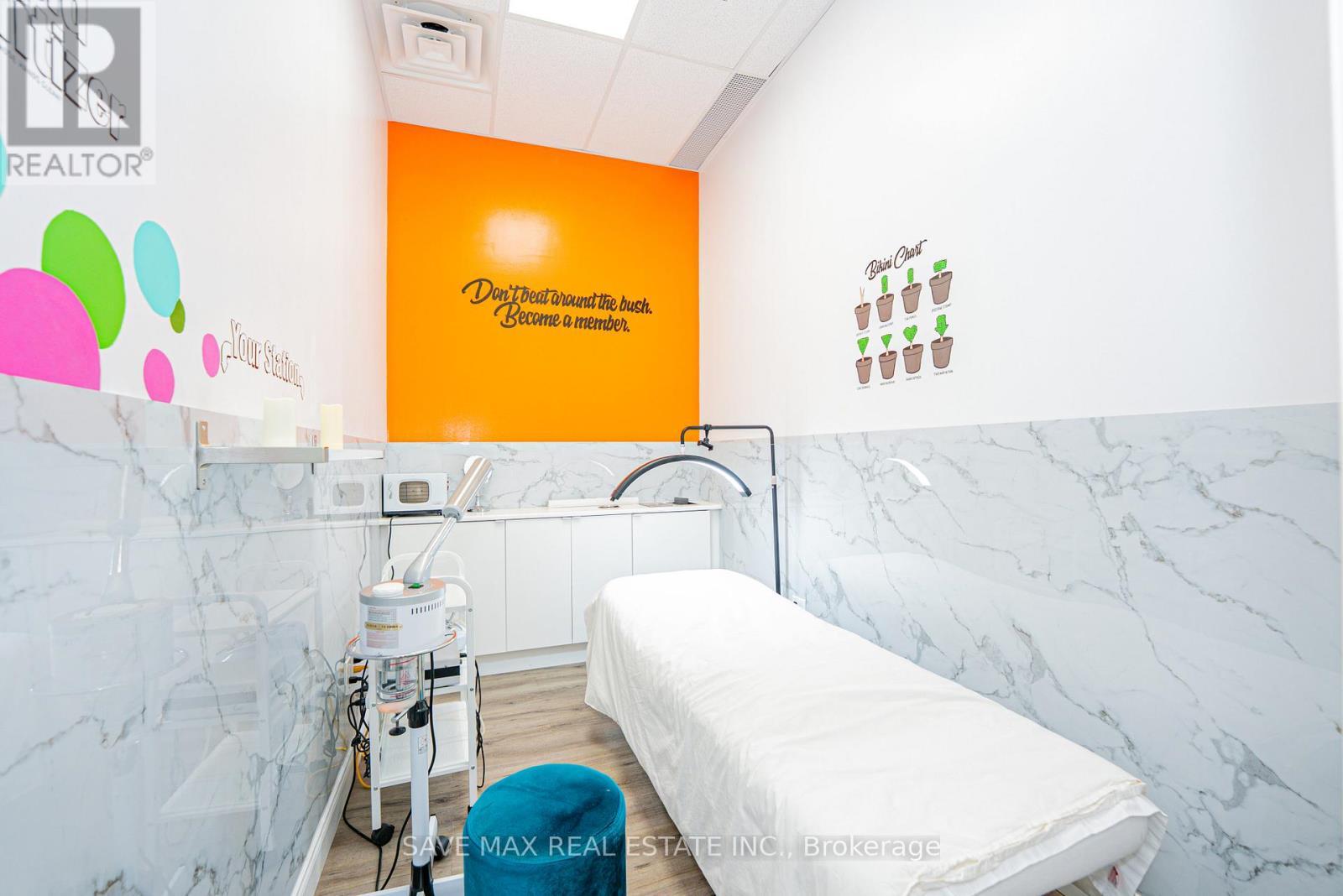 21 - 3255 Rutherford Road, Vaughan, ON