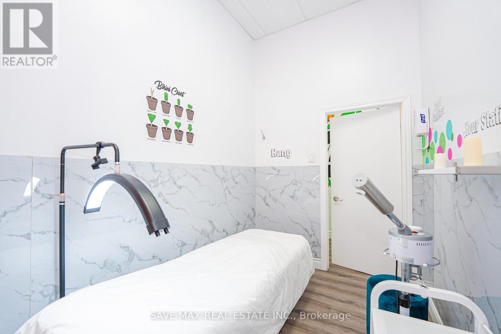 21 - 3255 Rutherford Road, Vaughan, ON