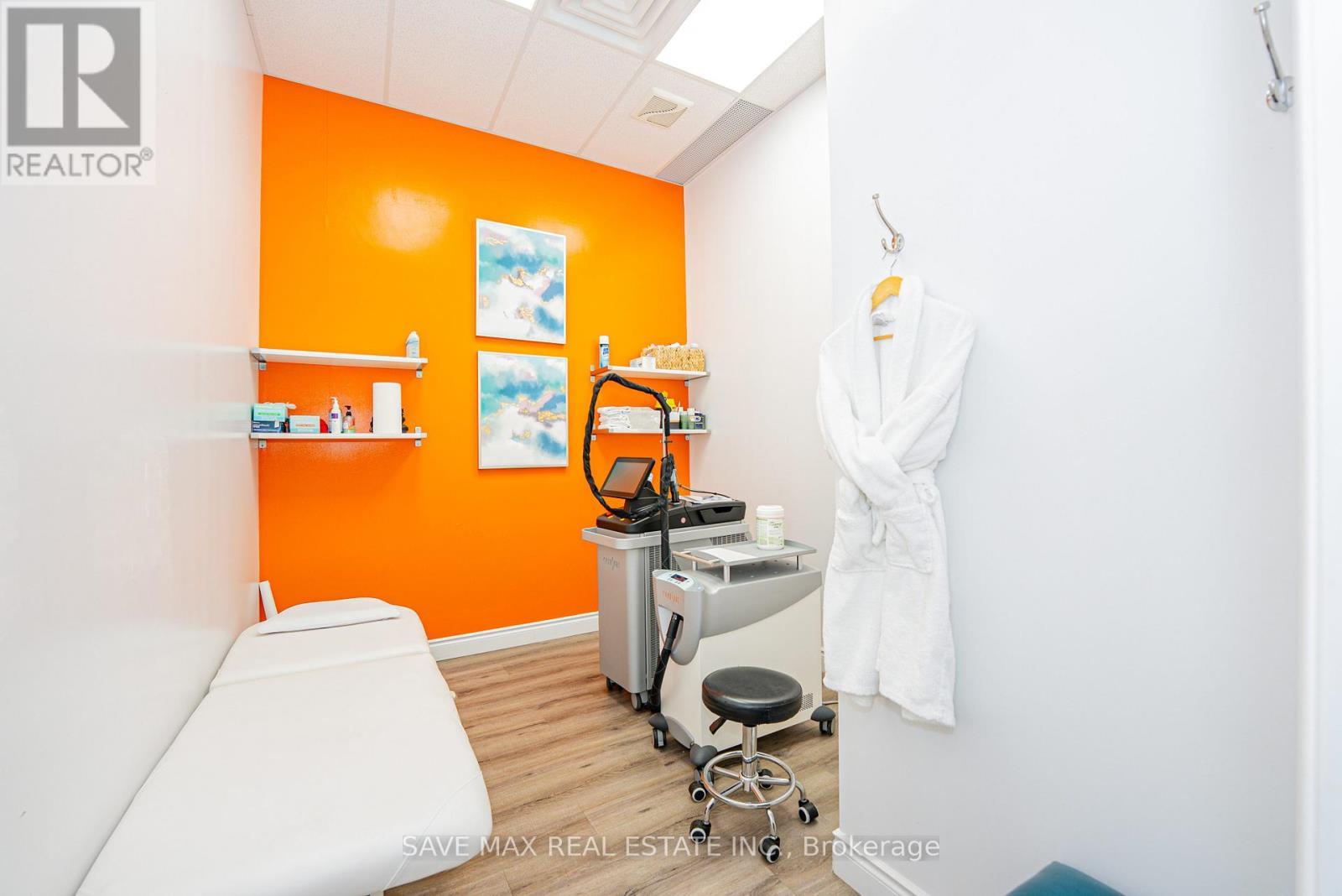 21 - 3255 Rutherford Road, Vaughan, ON