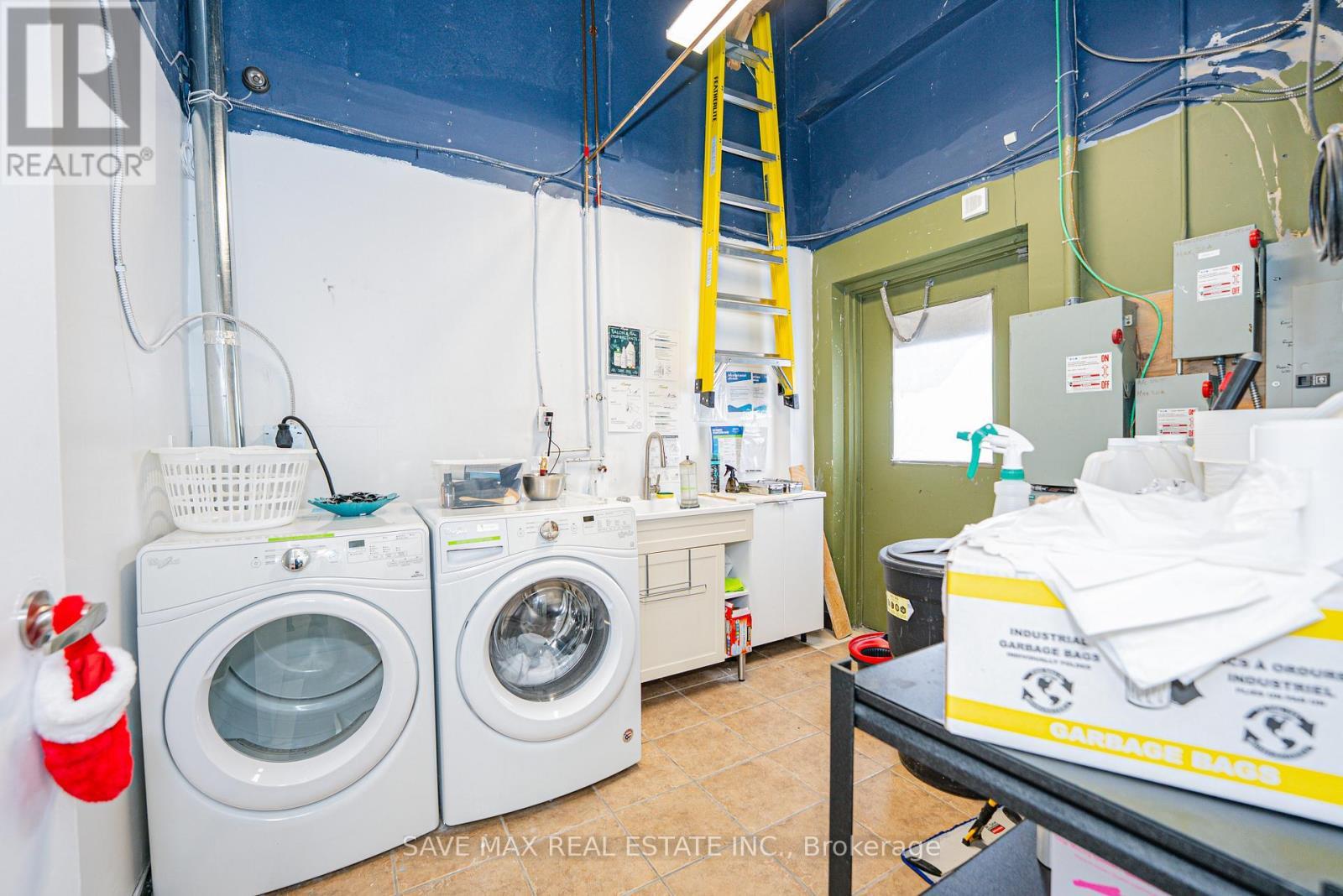 21 - 3255 Rutherford Road, Vaughan, ON