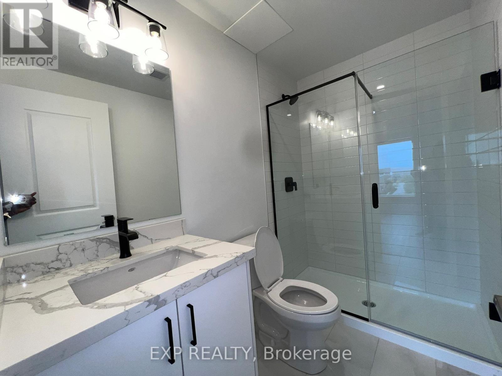 713 - 575 Conklin Road, Brantford, ON - Indoor Photo Showing Bathroom