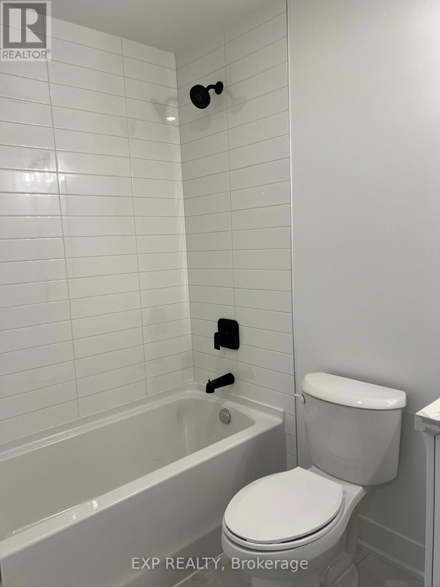 713 - 575 Conklin Road, Brantford, ON - Indoor Photo Showing Bathroom