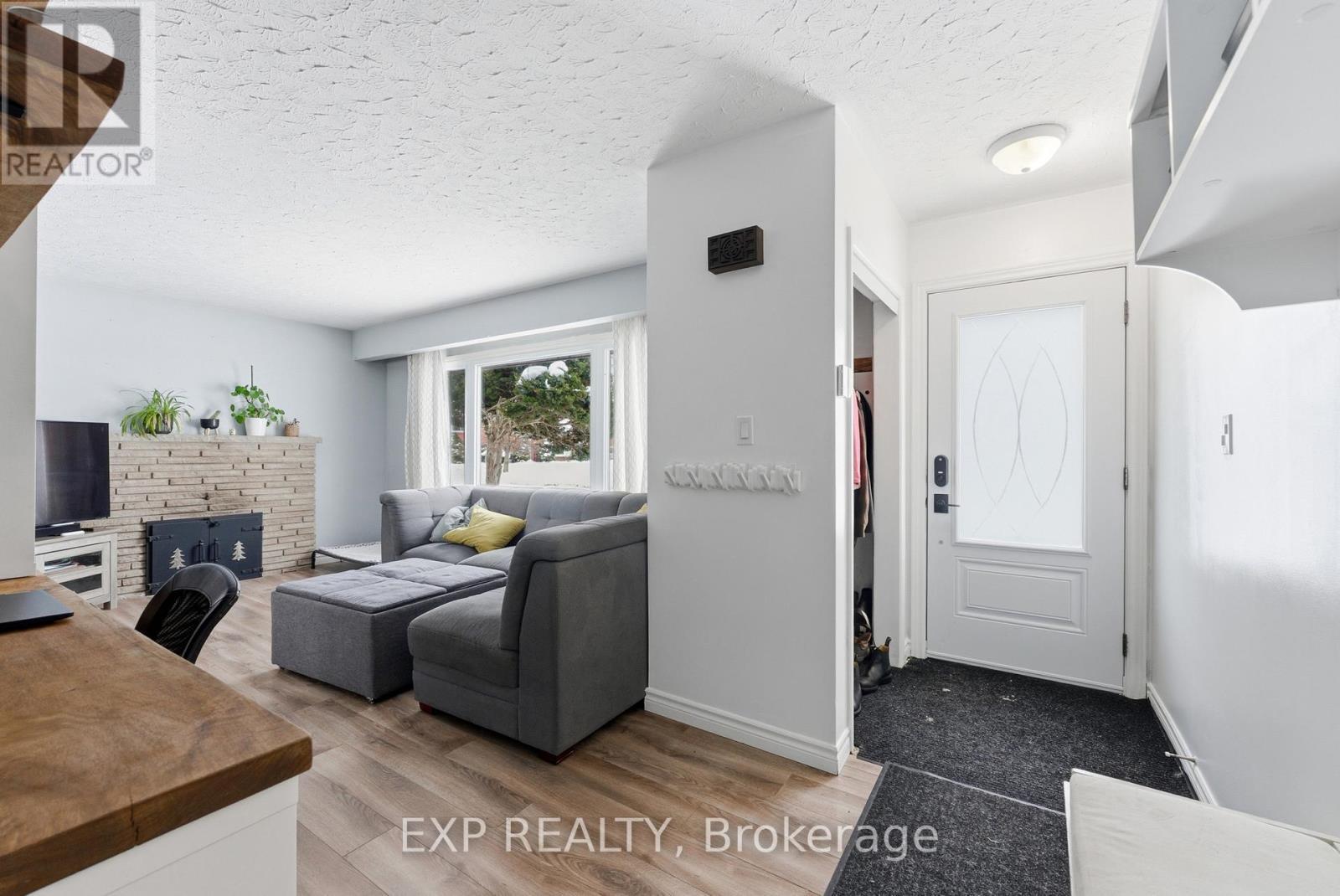 1 Nelles Avenue, Quinte West (Sidney Ward), ON - Indoor With Fireplace