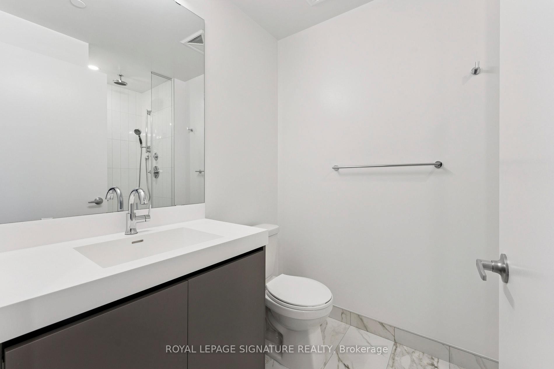 817-20 All Nations Drive, Brampton, ON - Indoor Photo Showing Bathroom