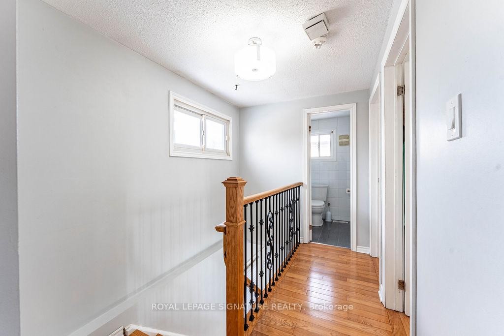 25 Hun Crescent, Toronto, ON - Indoor Photo Showing Other Room