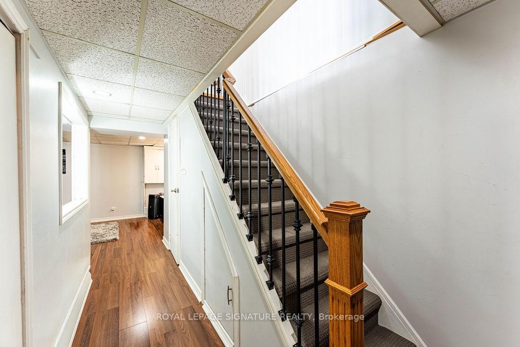 25 Hun Crescent, Toronto, ON - Indoor Photo Showing Other Room