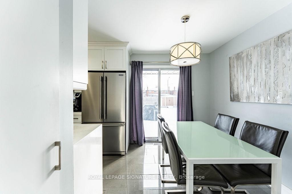 25 Hun Crescent, Toronto, ON - Indoor Photo Showing Dining Room