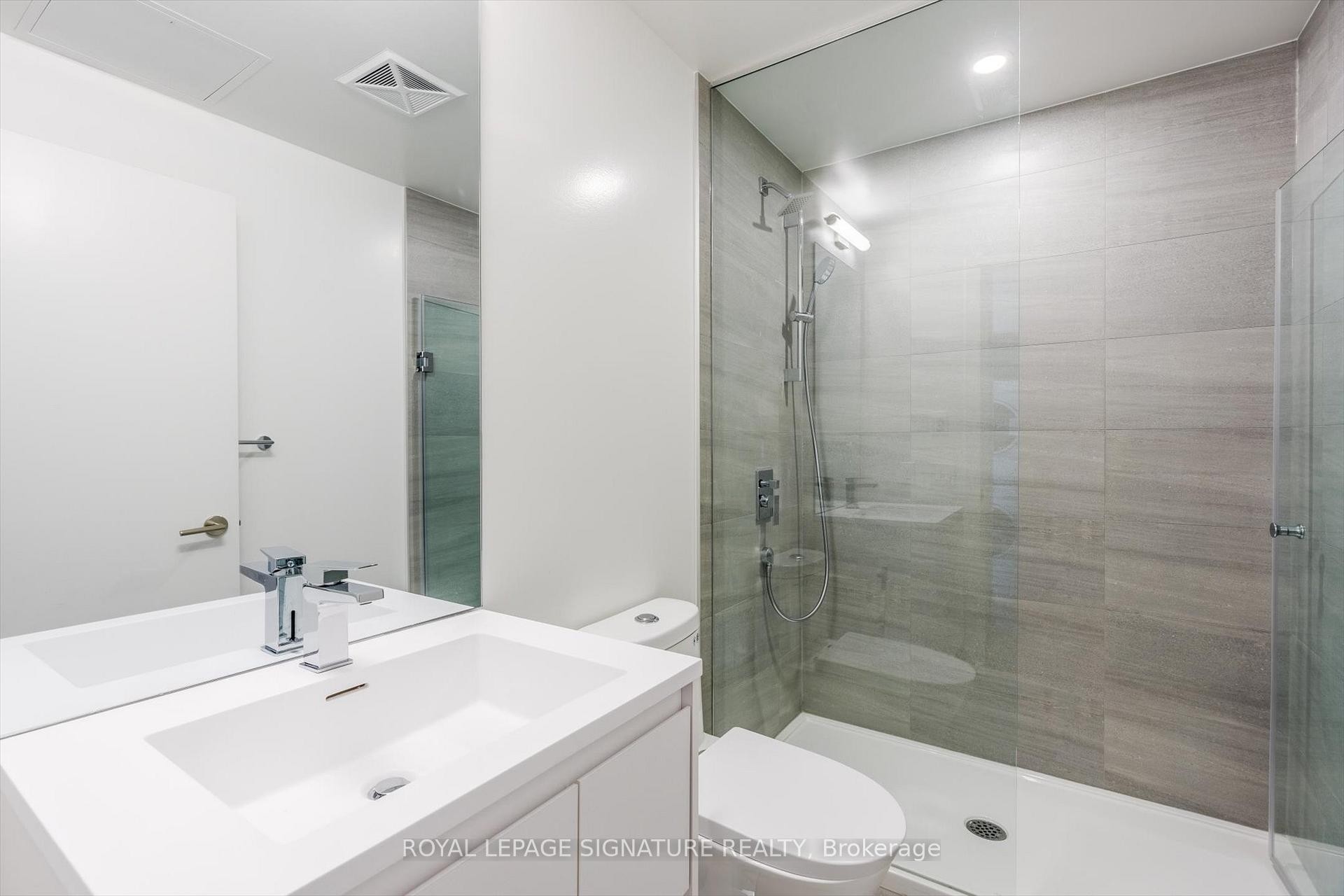 1420-1 Quarrington Lane, Toronto, ON - Indoor Photo Showing Bathroom