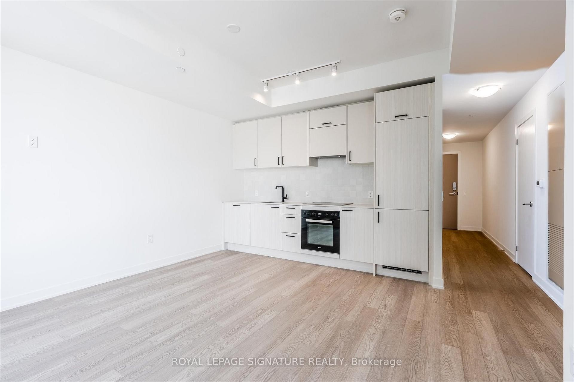 1420-1 Quarrington Lane, Toronto, ON - Indoor Photo Showing Kitchen