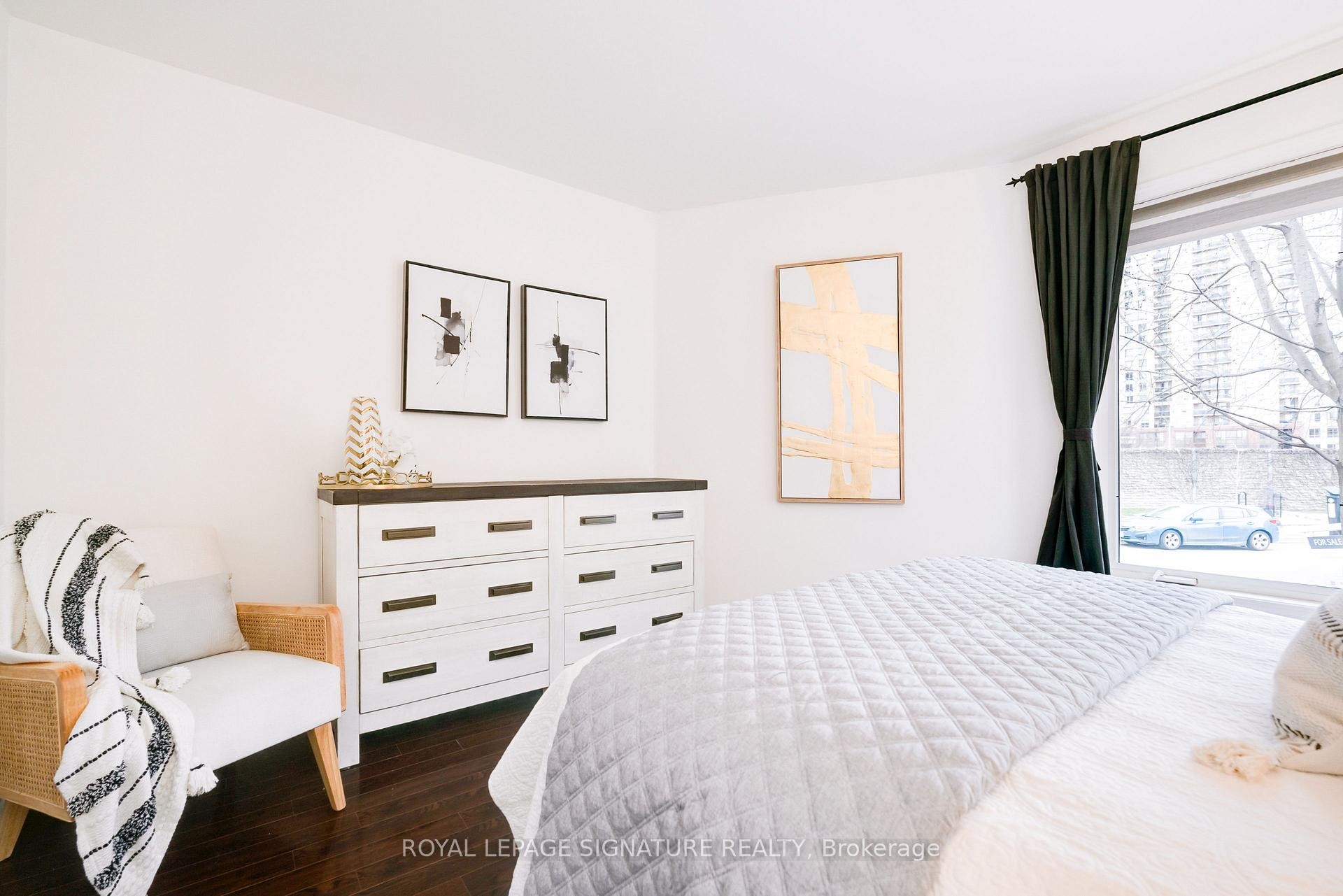 1602-28 Laidlaw Street, Toronto, ON