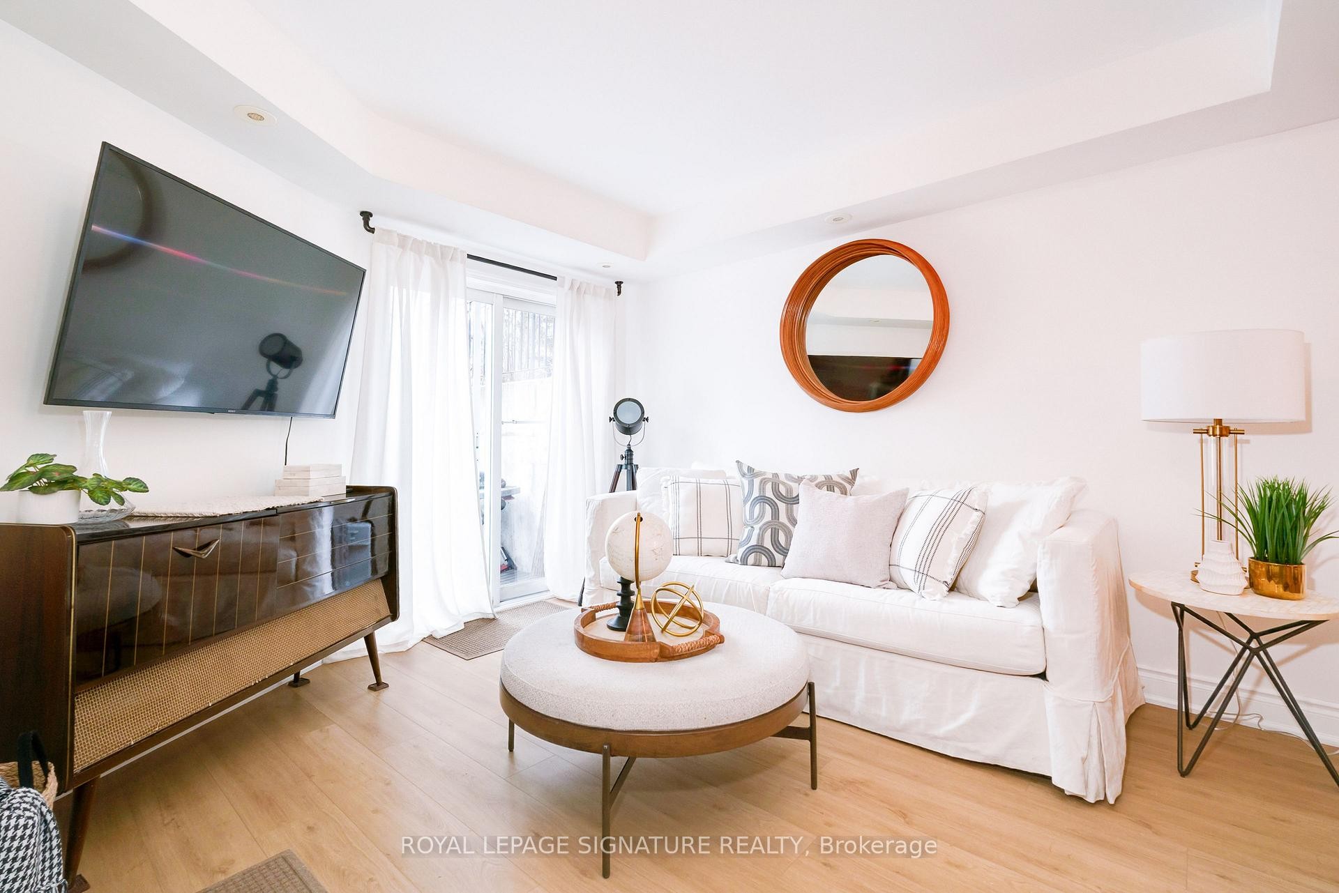 1602-28 Laidlaw Street, Toronto, ON