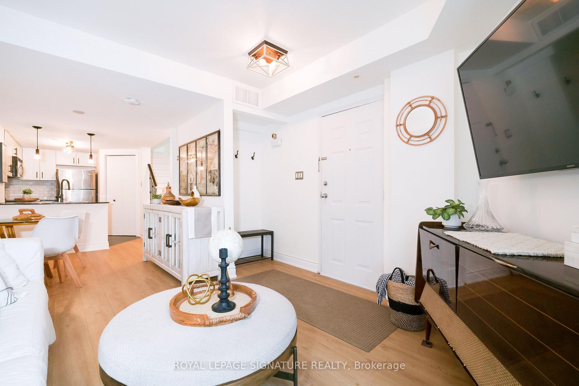 1602-28 Laidlaw Street, Toronto, ON