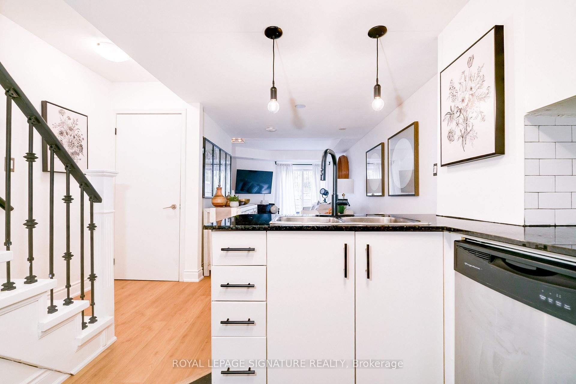 1602-28 Laidlaw Street, Toronto, ON