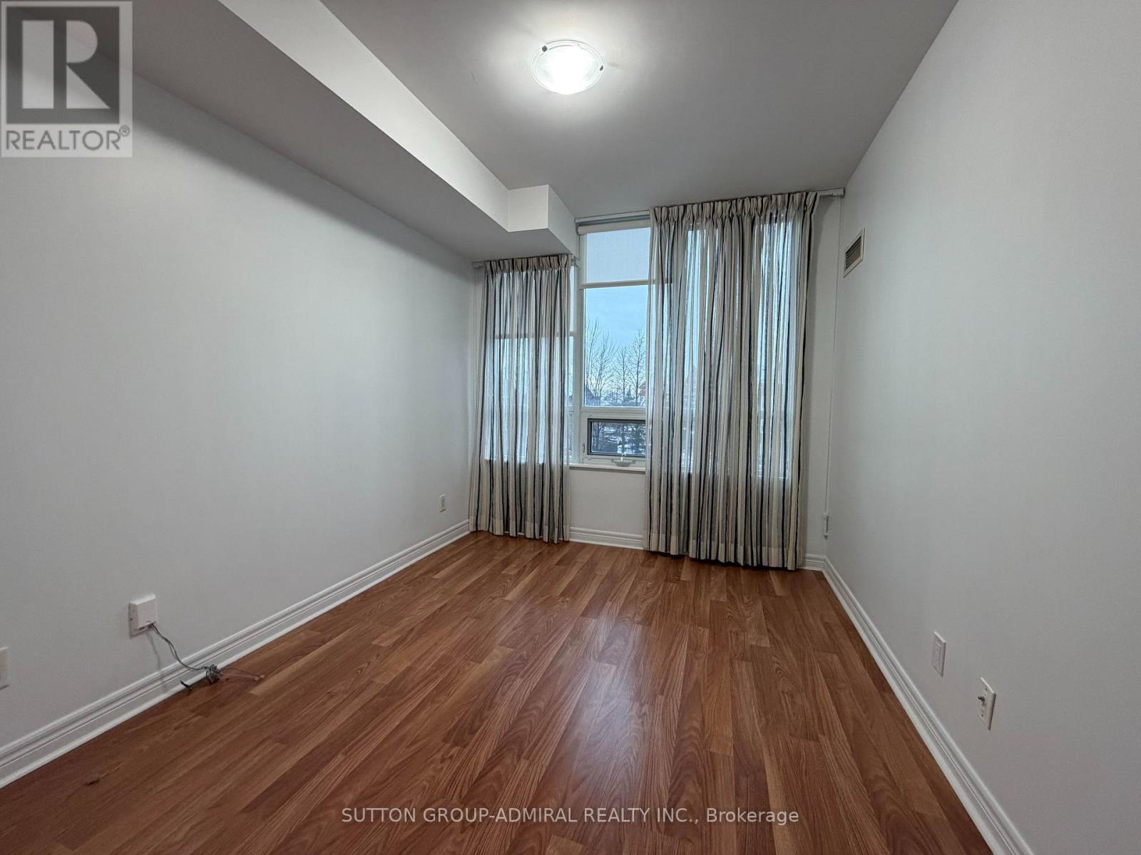 304 - 100 Promenade Circle, Vaughan, ON - Indoor Photo Showing Other Room