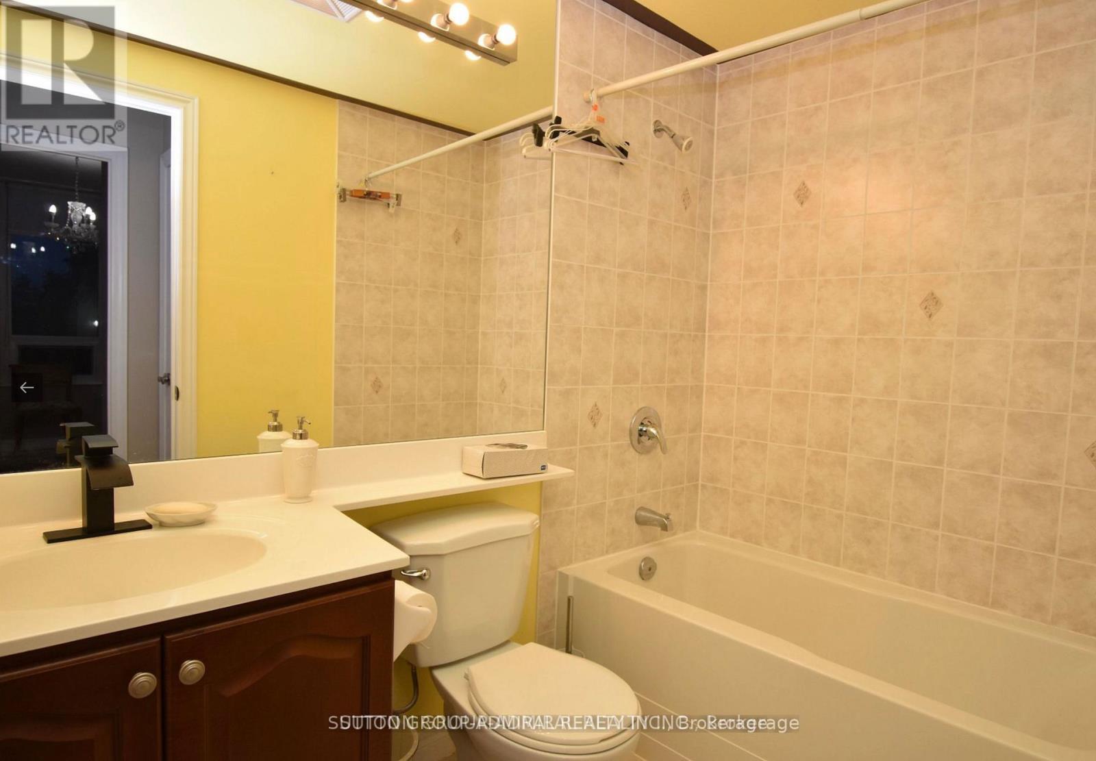 304 - 100 Promenade Circle, Vaughan, ON - Indoor Photo Showing Bathroom