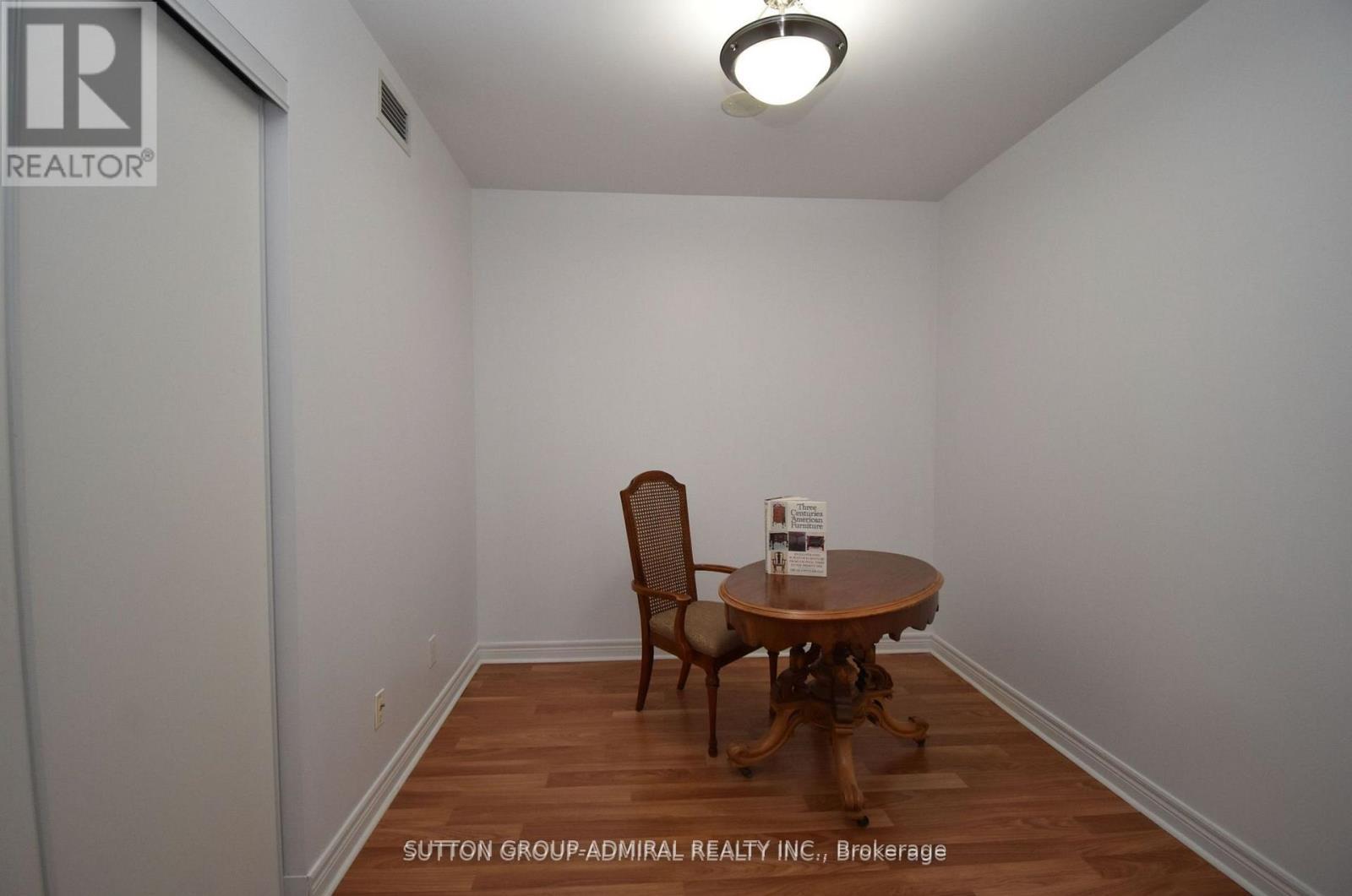 304 - 100 Promenade Circle, Vaughan, ON - Indoor