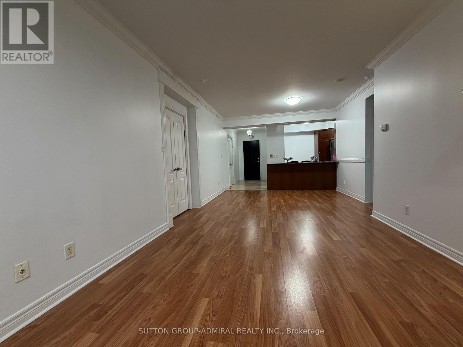 304 - 100 Promenade Circle, Vaughan, ON - Indoor