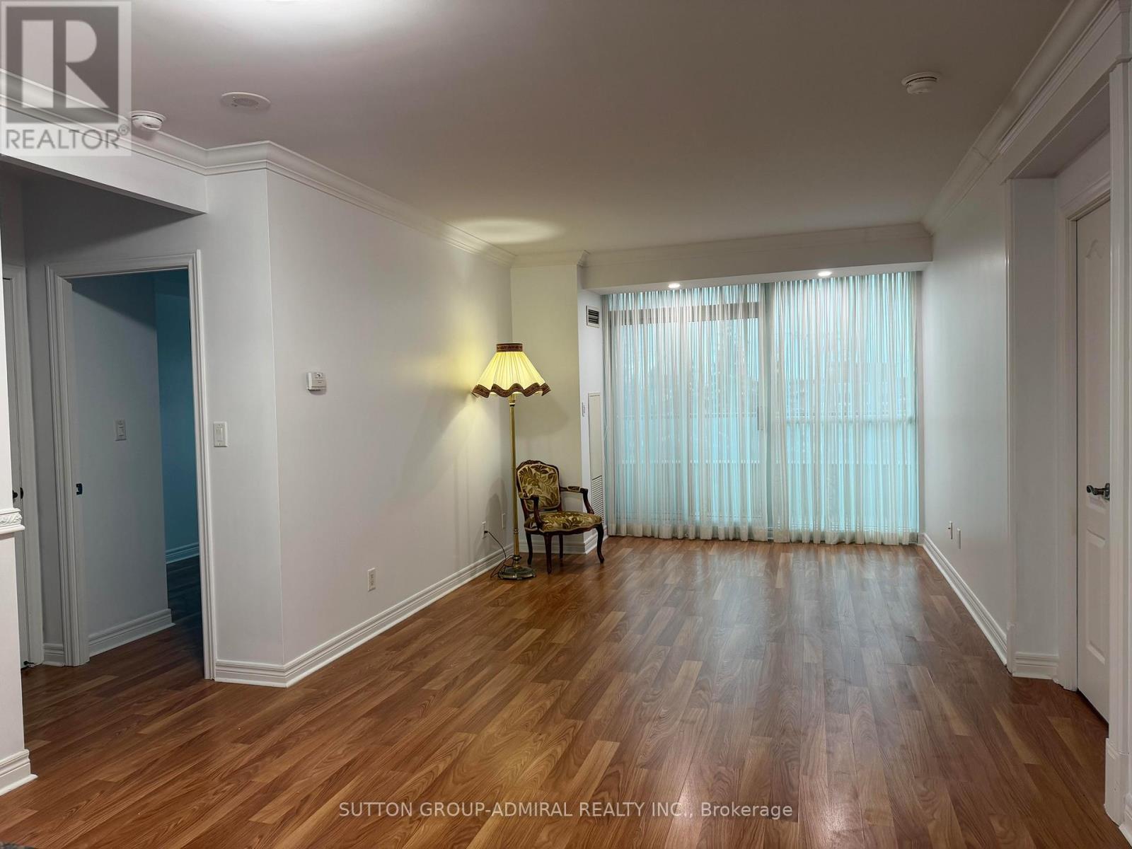 304 - 100 Promenade Circle, Vaughan, ON - Indoor Photo Showing Other Room