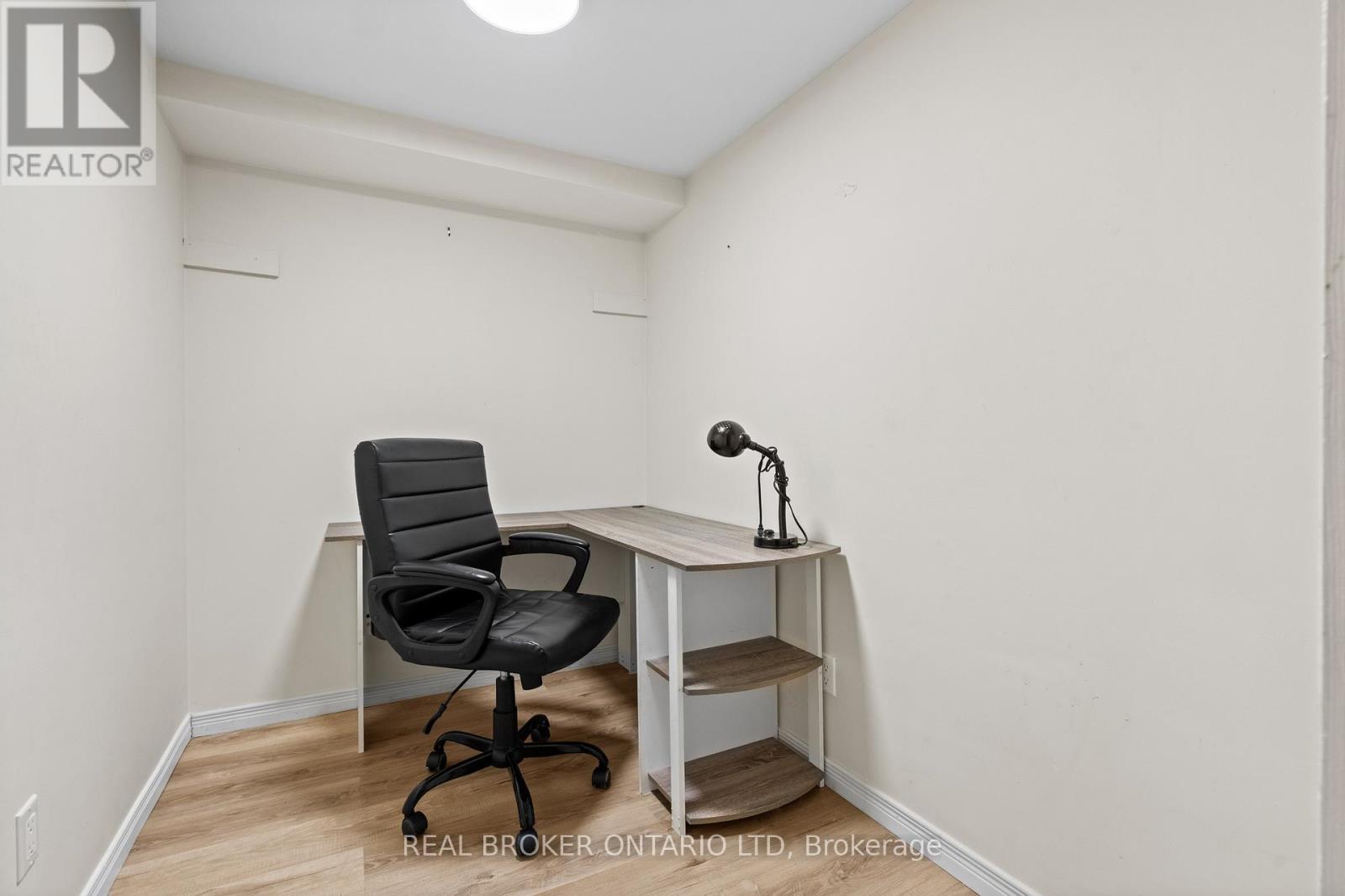 2 - 13 Thornton Street, Welland (Dain City), ON - Indoor Photo Showing Office