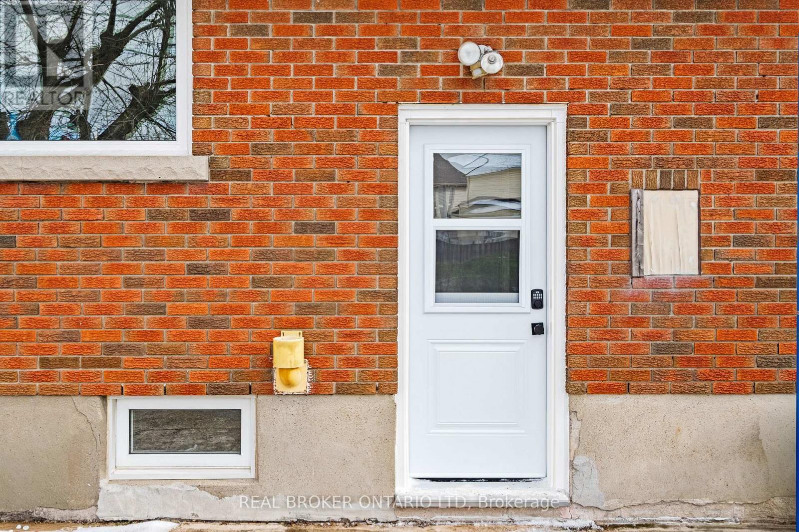 2 - 13 Thornton Street, Welland (Dain City), ON - Outdoor With Exterior