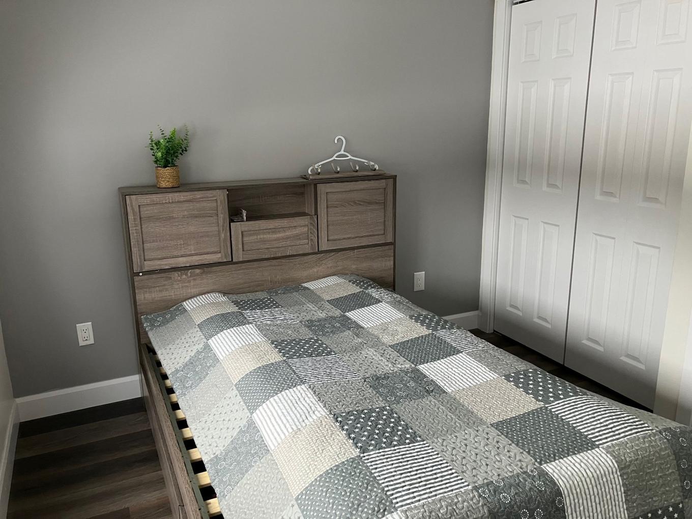 Primary bedroom - 2951 Rue Des Hydrangées, Shawinigan, QC - Indoor Photo Showing Bedroom
