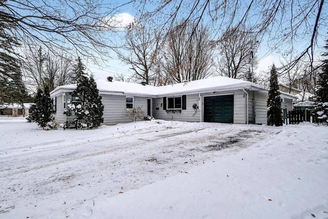 Entrée extérieure - 14 Rue Sunny Acres, Baie-D'Urfé, QC - Outdoor