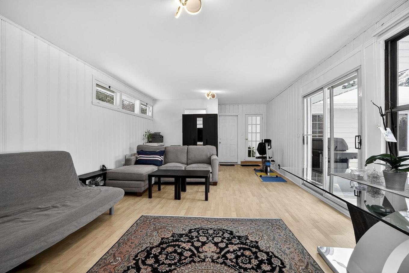 Salle familiale - 14 Rue Sunny Acres, Baie-D'Urfé, QC - Indoor