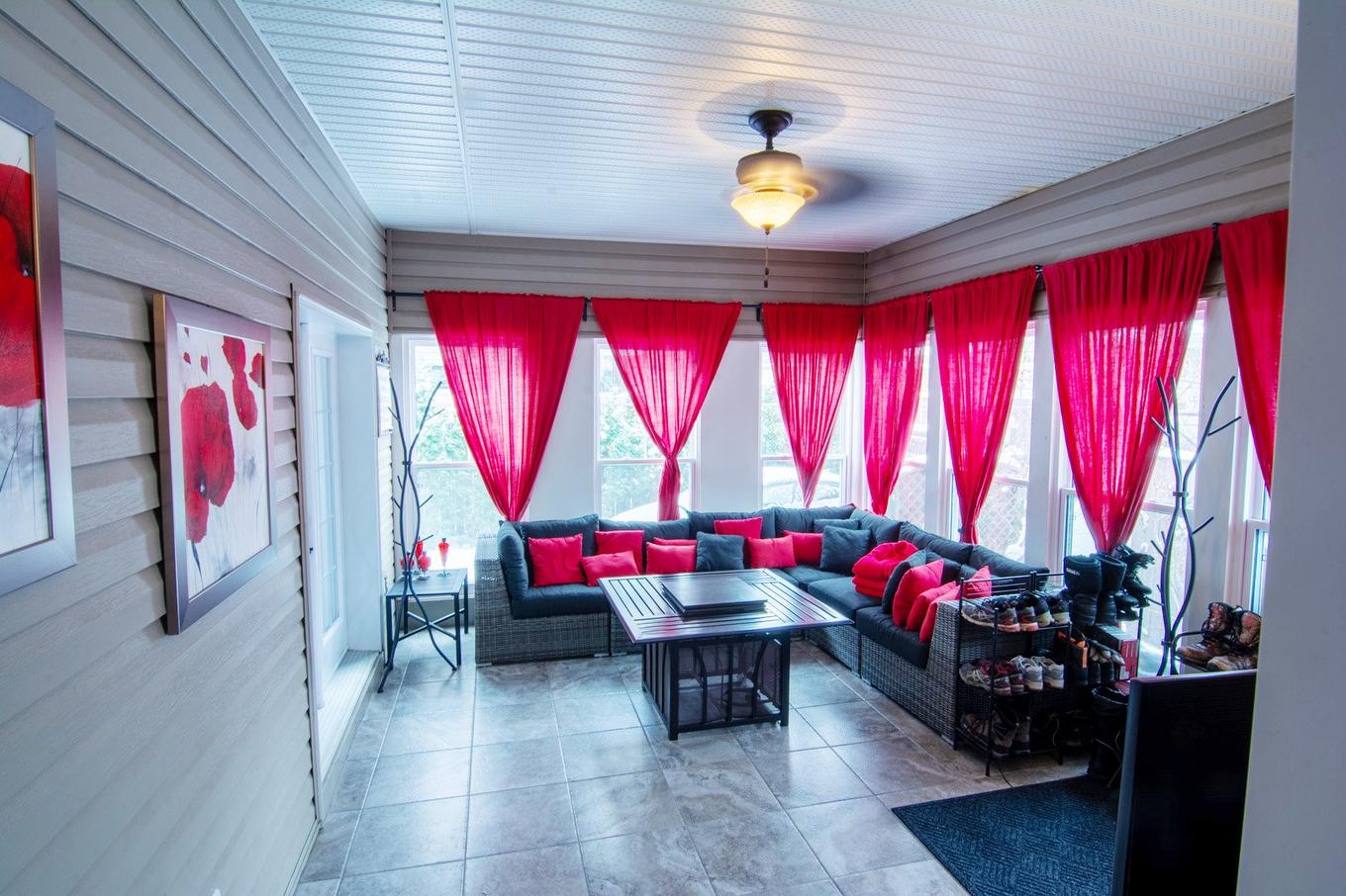 Solarium/Sunroom - 165 Rue Des Érables, Carignan, QC - Indoor Photo Showing Other Room