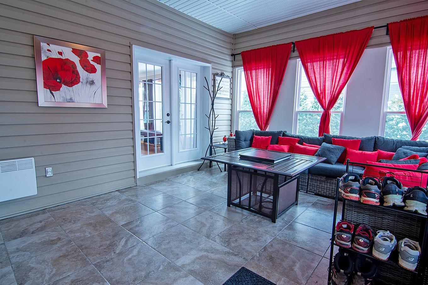Solarium/Sunroom - 165 Rue Des Érables, Carignan, QC - Outdoor With Exterior