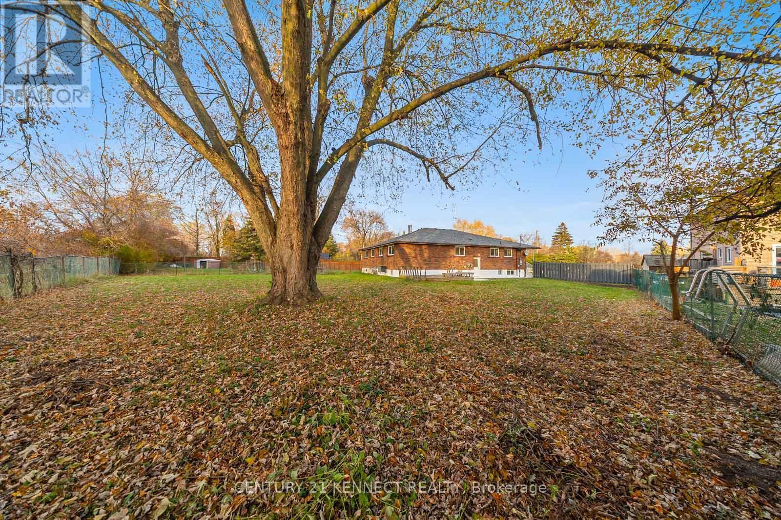 30 Greyabbey Trail, Toronto, ON - Outdoor