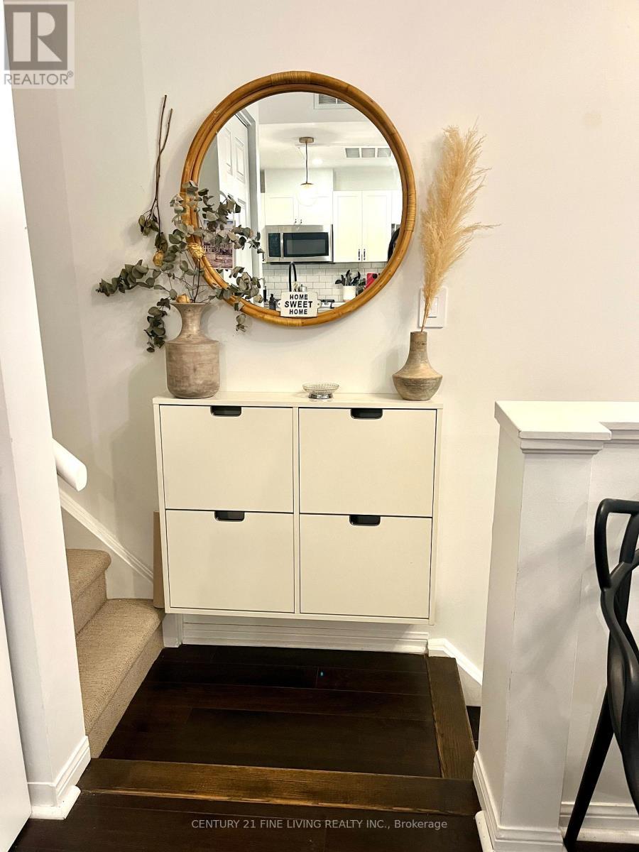 10 - 11 Niagara Street, Toronto, ON - Indoor Photo Showing Other Room