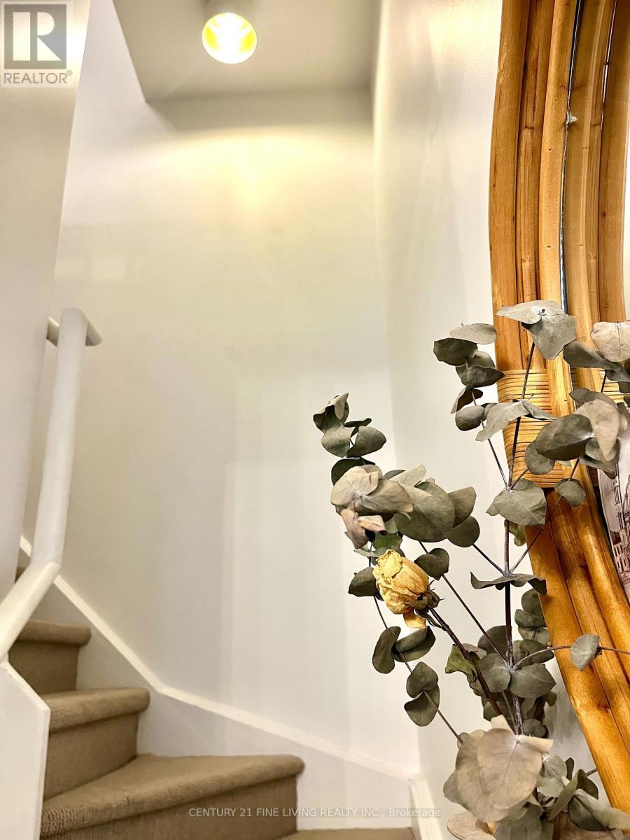 10 - 11 Niagara Street, Toronto, ON - Indoor Photo Showing Other Room