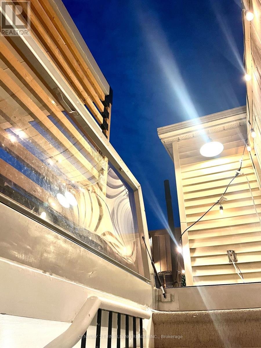 10 - 11 Niagara Street, Toronto, ON - Photo Showing Other Room