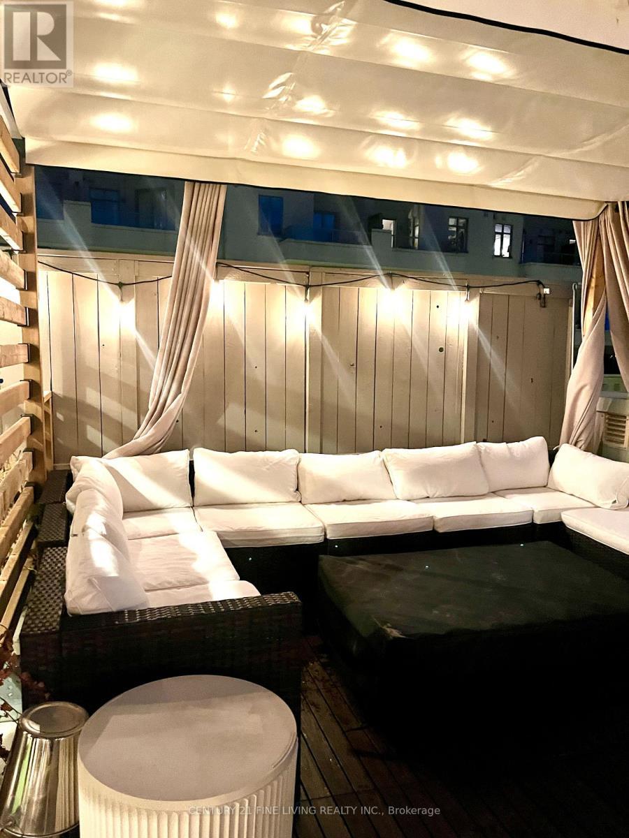 10 - 11 Niagara Street, Toronto, ON - Indoor Photo Showing Other Room