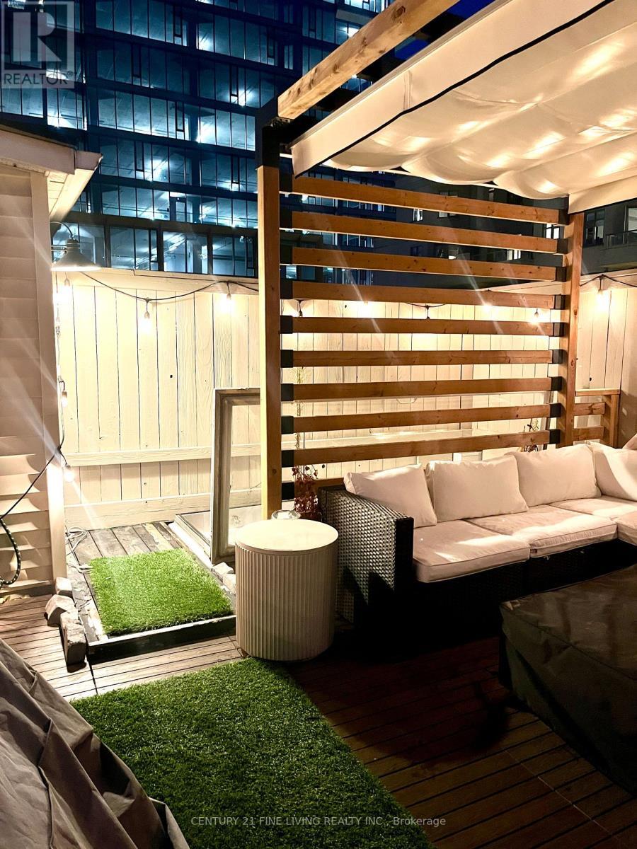 10 - 11 Niagara Street, Toronto, ON - Outdoor