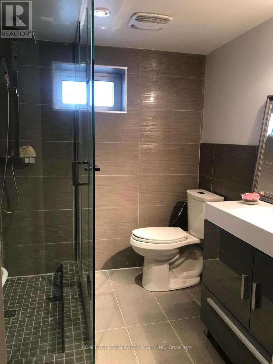 66 Elinor Avenue, Toronto, ON - Indoor Photo Showing Bathroom