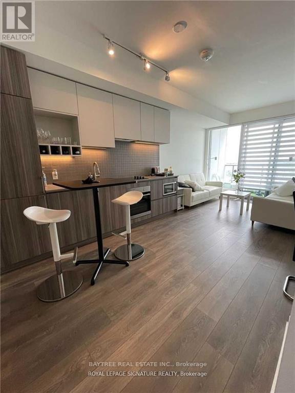 1607 - 898 Portage Parkway, Vaughan, ON - Indoor Photo Showing Kitchen