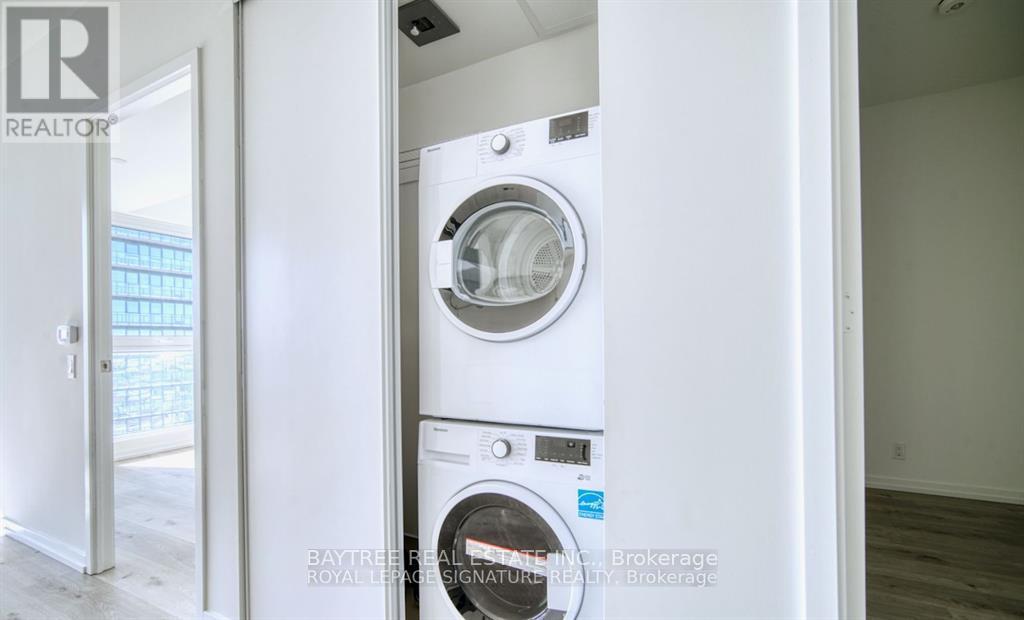 3608 - 1000 Portage Parkway, Vaughan, ON - Indoor Photo Showing Laundry Room