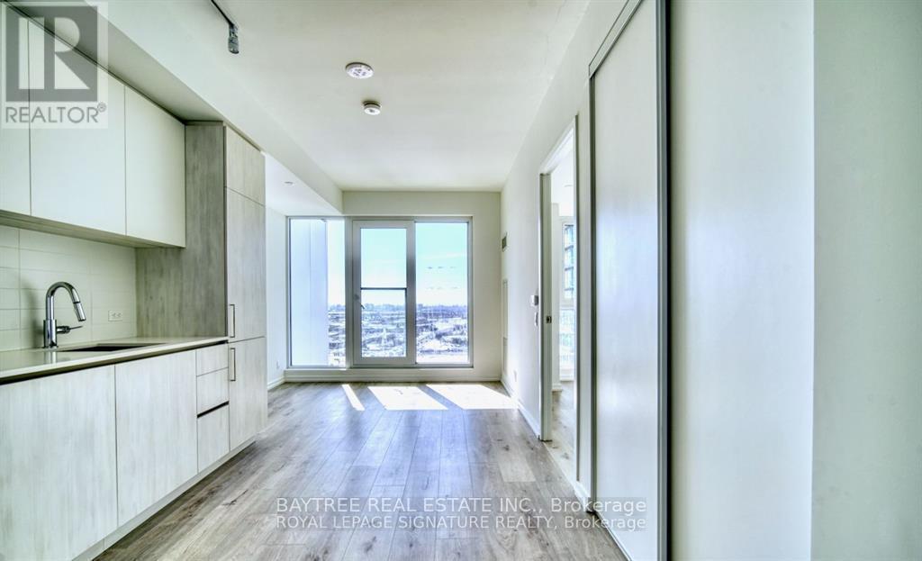 3608 - 1000 Portage Parkway, Vaughan, ON - Indoor Photo Showing Kitchen