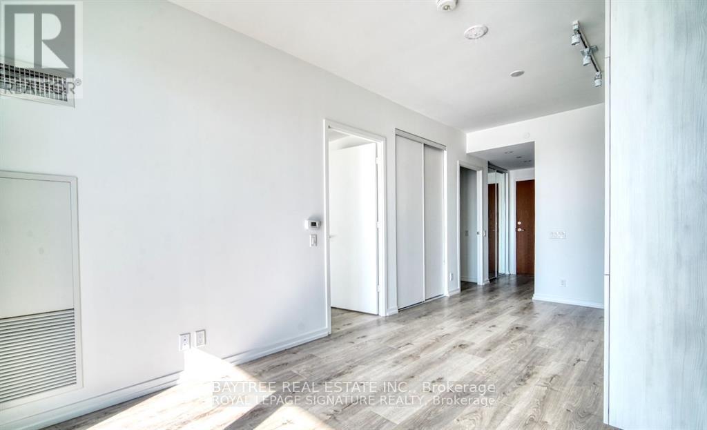 3608 - 1000 Portage Parkway, Vaughan, ON - Indoor