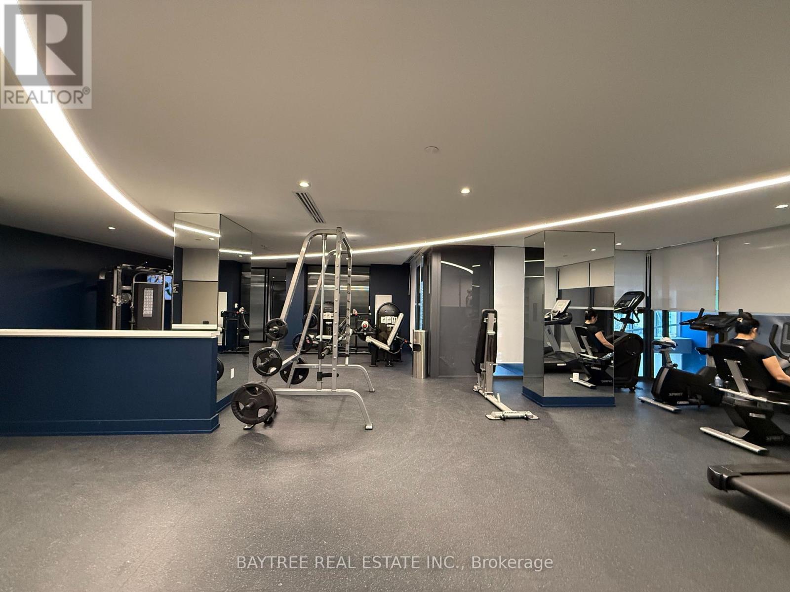 403 - 185 Deerfield Road, Newmarket, ON - Indoor Photo Showing Gym Room